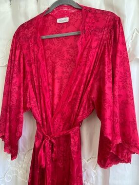 Vintage Vanity Fair Hot Pink Satin Lace Chic Robe L USA Made